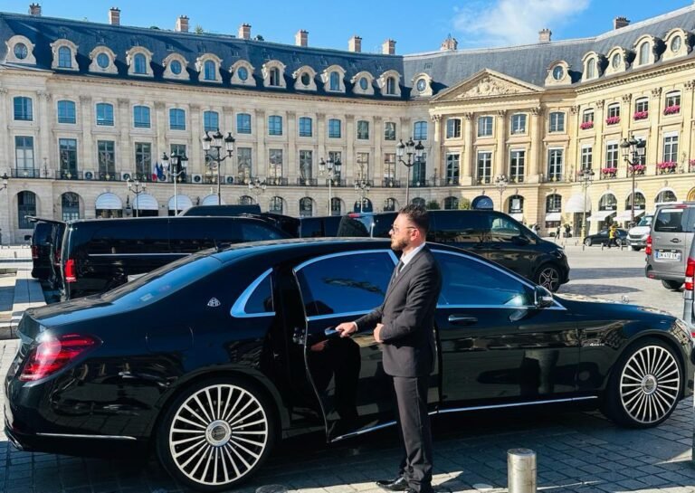 Contacter un chauffeur privé à Paris : accueil personnalisé par un chauffeur JW Prestige